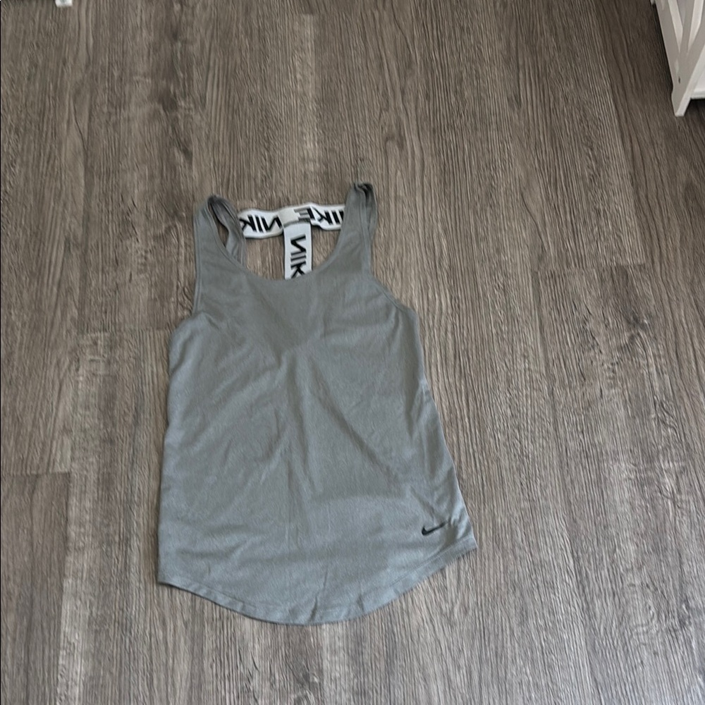 Nike Gray Green Fitted Sleeveless Tank Top